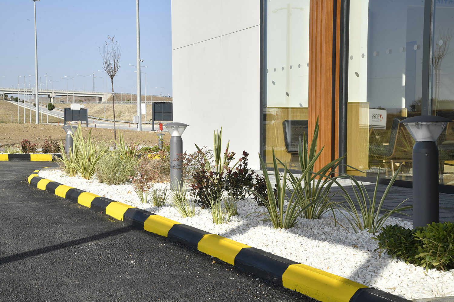 Peyzaj Uygulamaları ve Bahçe Bakımları