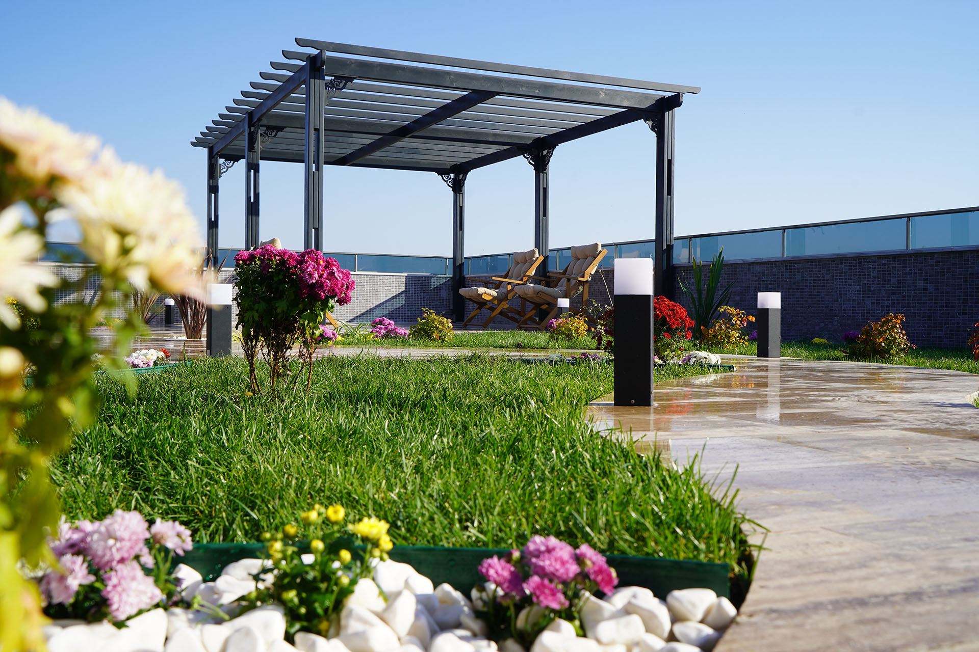 Peyzaj Uygulamaları ve Bahçe Bakımları