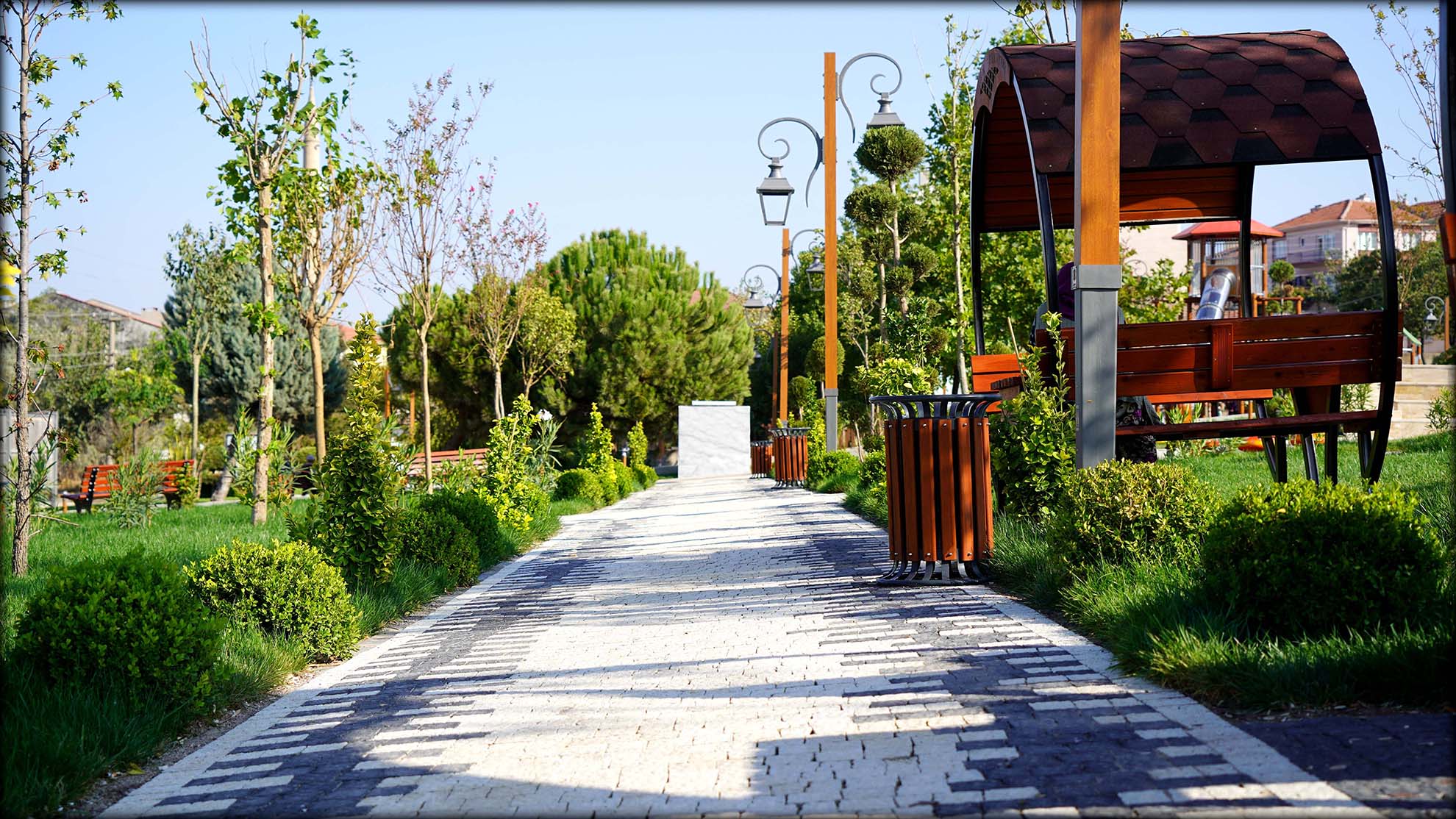 Peyzaj Uygulamaları ve Bahçe Bakımları