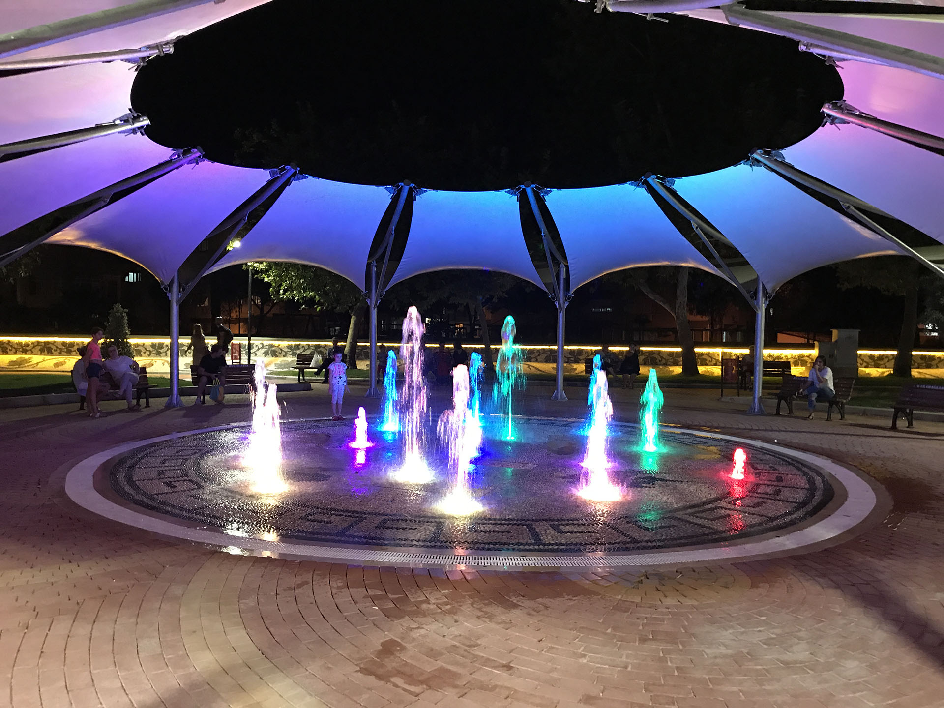 Yüzme ve Süs Havuzları